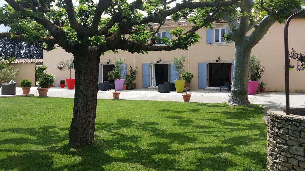 Bed and Breakfast Mas Saint Julien Cavaillon Exterior foto